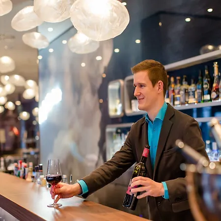 One Frankfurt-airport Hotel 3*
