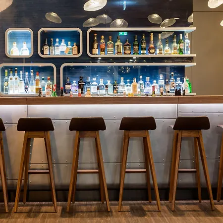 موتيل وان مطار فندق 3*