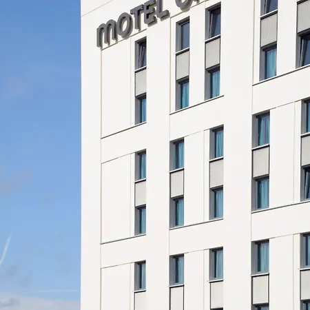 موتيل وان مطار فندق