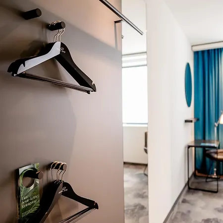One Frankfurt-airport Hotel 3*