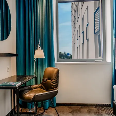 One Frankfurt-airport 3*