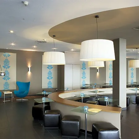 One Frankfurt Airport 3*