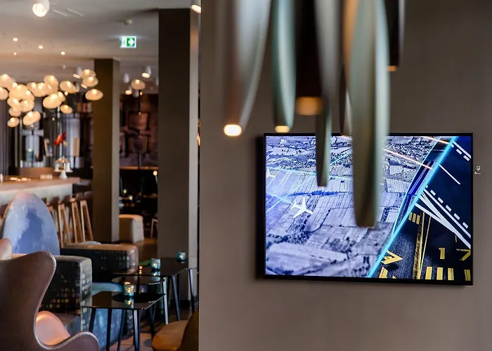 One Frankfurt Airport 3*