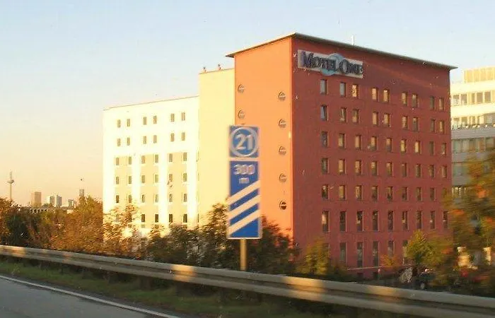 One Frankfurt Airport Франкфурт-на-Майне