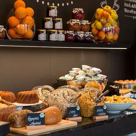 One Frankfurt-airport 3*