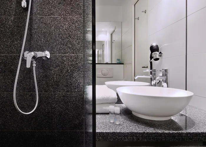 One Frankfurt Airport Hotel